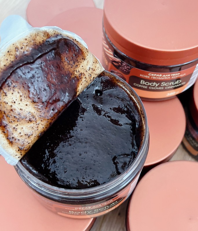 Tẩy tế bào chết toàn thân chiết xuất quế hồi Bilena Cinnamon Coffee Cloves Body Scrub